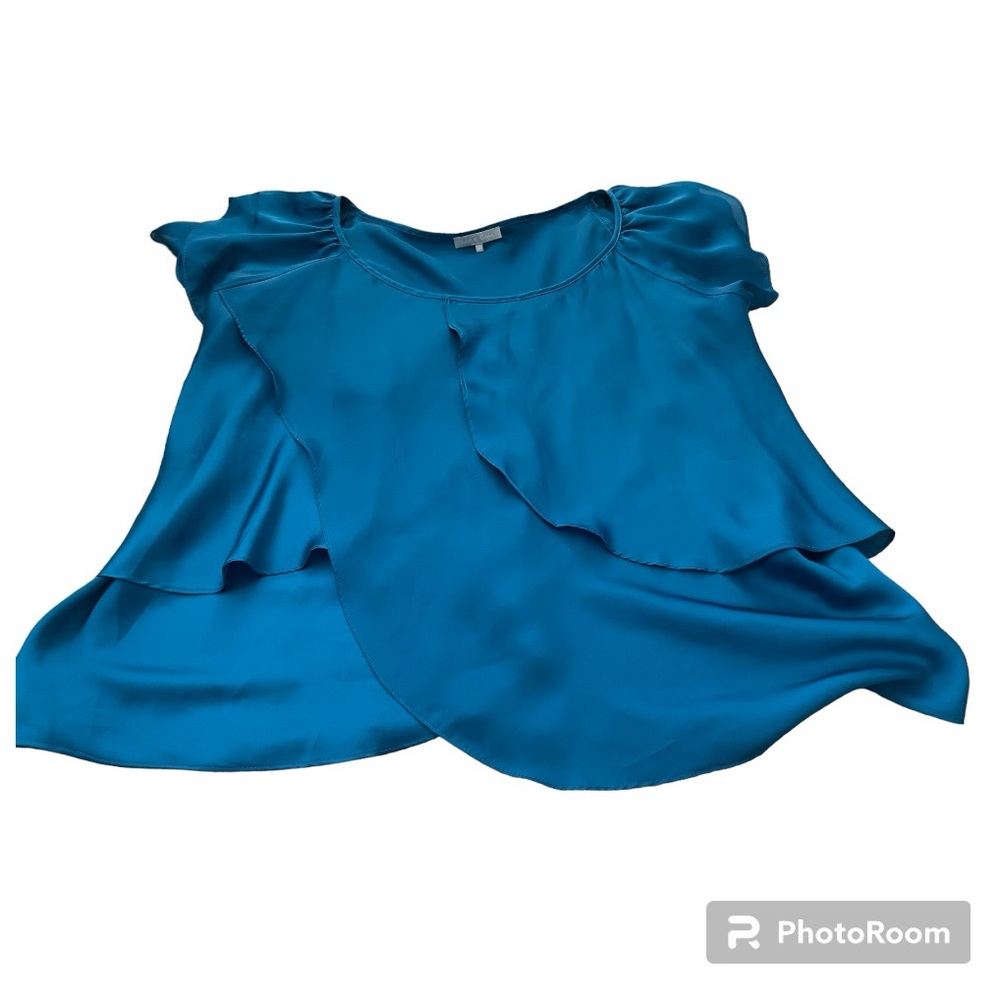 EUC. Women’s Teal Blue Satin Ruffled Blouse. Ruffled Short Sleeves. Size 1X.